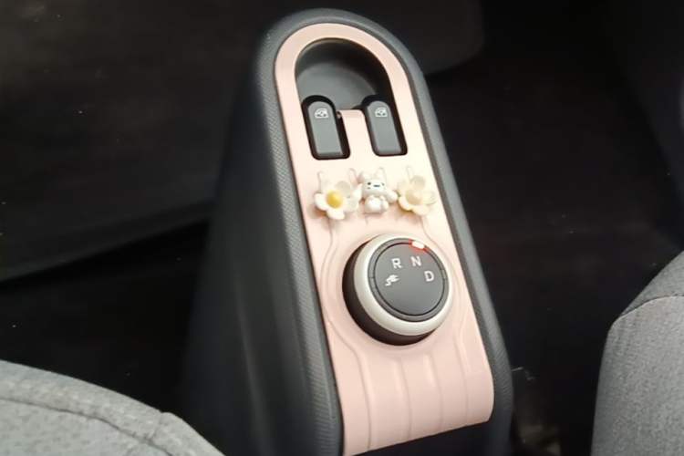 Used Wuling Hongguang MINIEV 2022 Macaron Premium Model – Lithium Ternary Battery Gear Lever