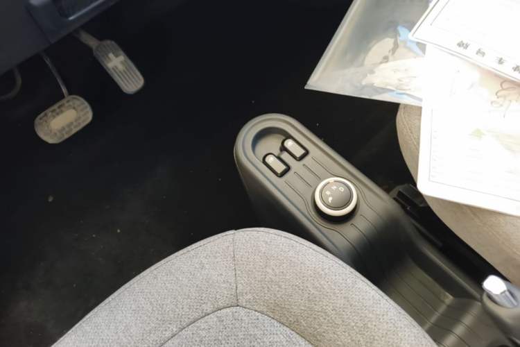 Used Wuling Hongguang MINIEV 2022 Macaron Premium Model – Lithium Iron Phosphate Gear Lever