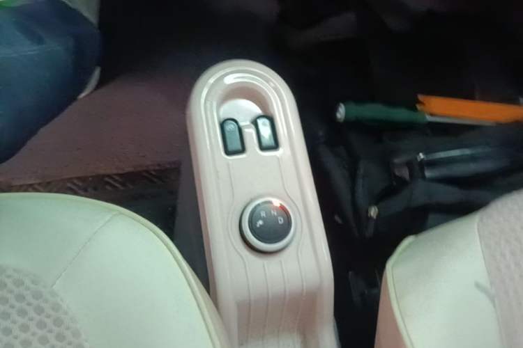 Used Wuling Hongguang MINIEV 2022 Macaron Premium Model – Lithium Iron Phosphate Gear Lever