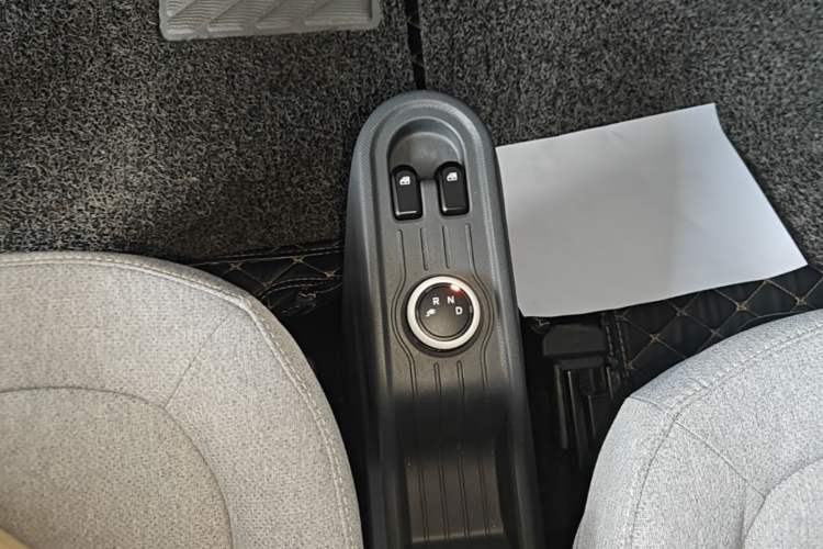Used Wuling Hongguang MINIEV 2022 Macaron Premium Model – Lithium Iron Phosphate Gear Lever