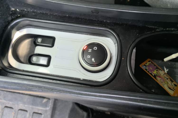 Used Wuling Hongguang MINIEV 2022 Macaron Fashion Edition Lithium-Nickel-Cobalt-Alpha-oxide Gear Lever