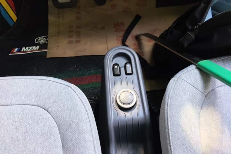 Used Wuling Hongguang MINIEV 2022 Macaron Premium Model – Lithium Iron Phosphate Gear Lever