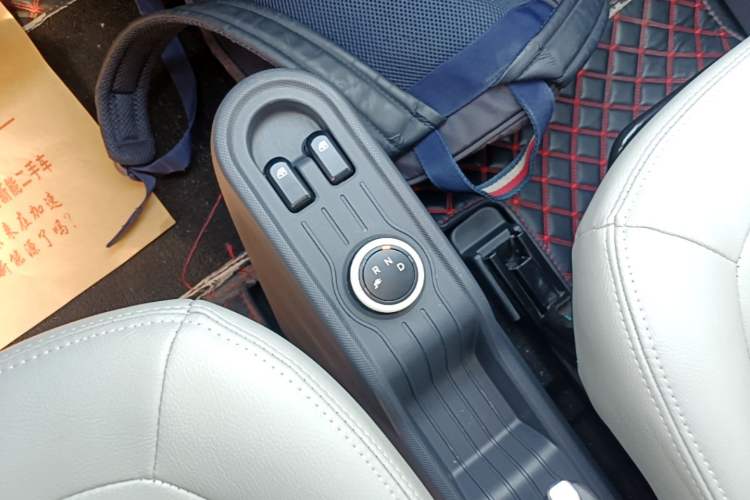 Used Wuling Hongguang MINIEV 2022 Macaron Fashion Model Lithium Iron Phosphate Gear Lever