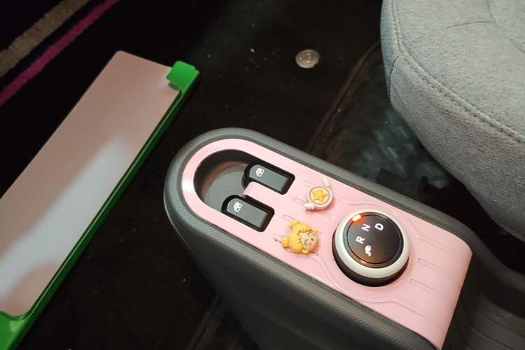 Used Wuling Hongguang MINIEV 2022 Macaron Fashion Model Lithium Iron Phosphate Gear Lever