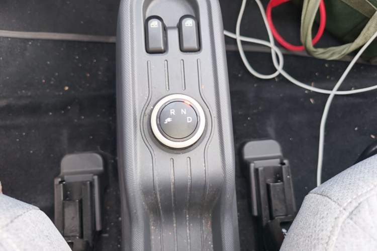 Used Wuling Hongguang MINIEV 2022 Macaron Premium Model – Lithium Iron Phosphate Gear Lever
