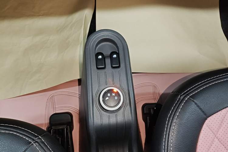 Used Wuling Hongguang MINIEV 2022 Macaron Premium Model – Lithium Ternary Battery Gear Lever