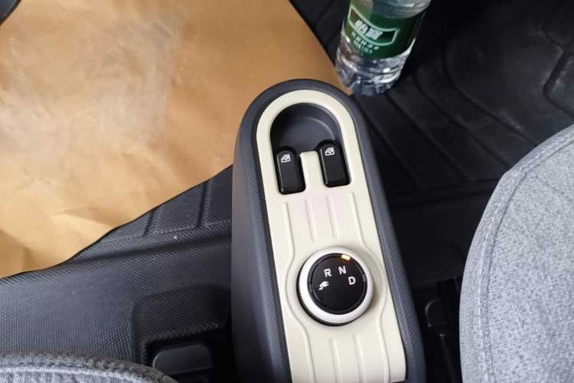 Used Wuling Hongguang MINIEV 2022 Macaron Fashion Model Lithium Iron Phosphate Gear Lever