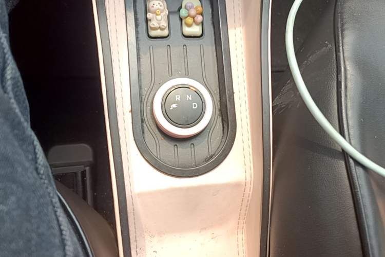 Used Wuling Hongguang MINIEV 2022 Macaron Premium Model – Lithium Iron Phosphate Gear Lever