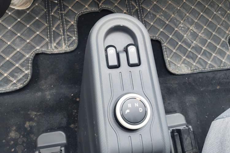 Used Wuling Hongguang MINIEV 2022 Macaron Premium Model – Lithium Iron Phosphate Gear Lever