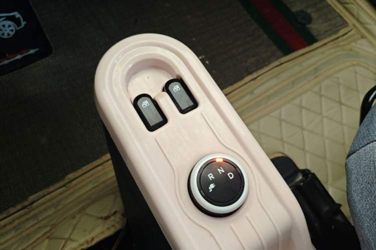 Used Wuling Hongguang MINIEV 2022 Macaron Premium Model – Lithium Iron Phosphate Gear Lever