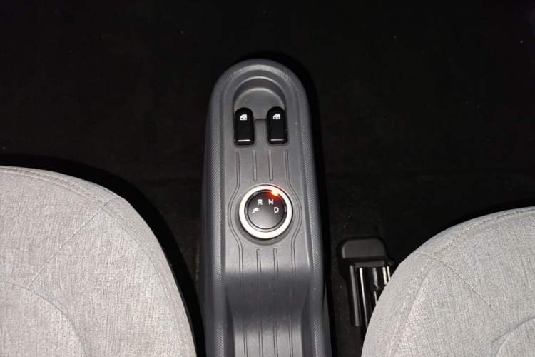 Used Wuling Hongguang MINIEV 2022 Macaron Premium Model – Lithium Iron Phosphate Gear Lever
