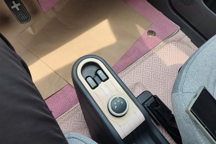 Used Wuling Hongguang MINIEV 2022 Macaron Fashion Model Lithium Iron Phosphate Gear Lever