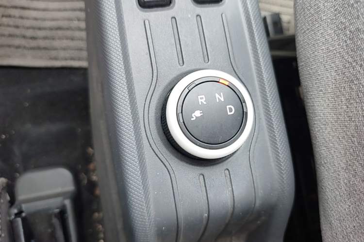 Used Wuling Hongguang MINIEV 2022 Macaron Fashion Model Lithium Iron Phosphate Gear Lever