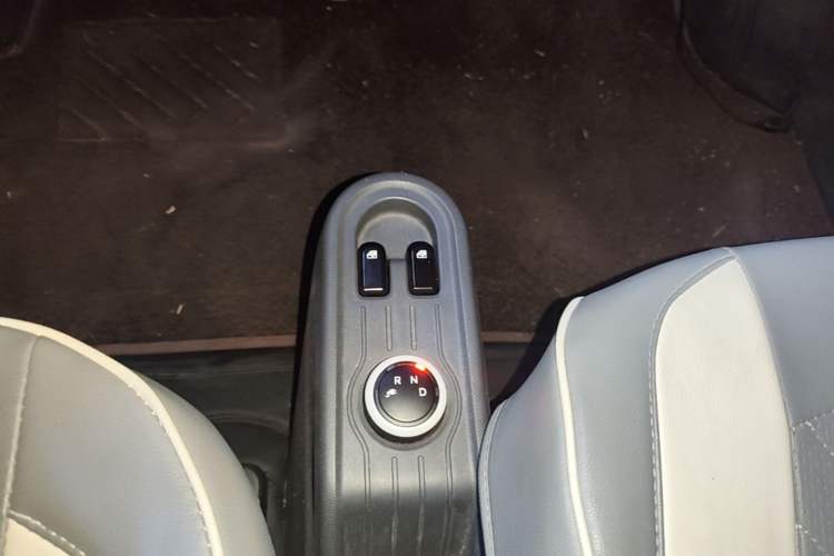 Used Wuling Hongguang MINIEV 2022 Macaron Premium Model – Lithium Iron Phosphate Gear Lever