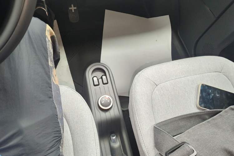 Used Wuling Hongguang MINIEV 2022 Macaron Premium Model – Lithium Iron Phosphate Gear Lever