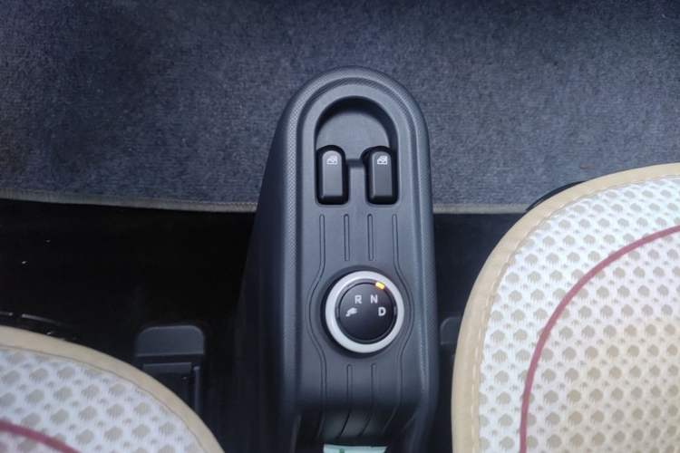 Used Wuling Hongguang MINIEV 2022 Macaron Premium Model – Lithium Iron Phosphate Gear Lever