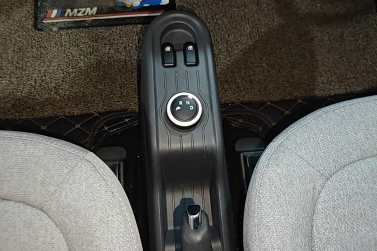 Used Wuling Hongguang MINIEV 2022 Macaron Premium Model – Lithium Iron Phosphate Gear Lever