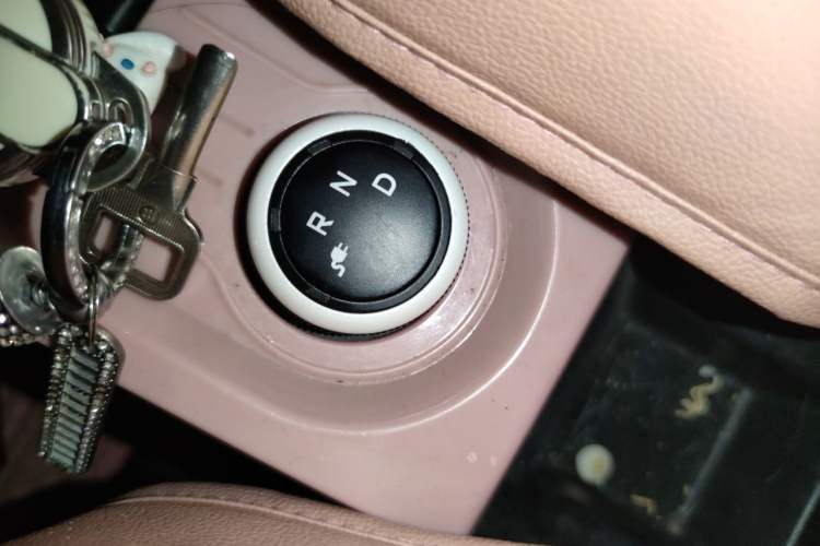 Used Wuling Hongguang MINIEV 2022 Macaron Premium Model – Lithium Iron Phosphate Gear Lever