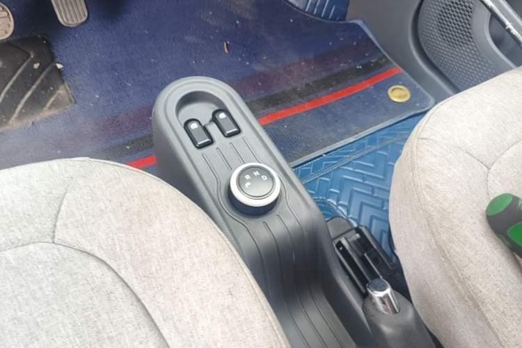 Used Wuling Hongguang MINIEV 2022 Macaron Premium Model – Lithium Iron Phosphate Gear Lever