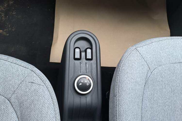 Used Wuling Hongguang MINIEV 2022 Macaron Fashion Model Lithium Iron Phosphate Gear Lever