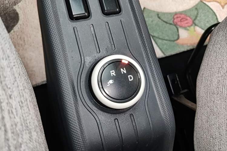 Used Wuling Hongguang MINIEV 2022 Macaron Premium Model – Lithium Iron Phosphate Gear Lever