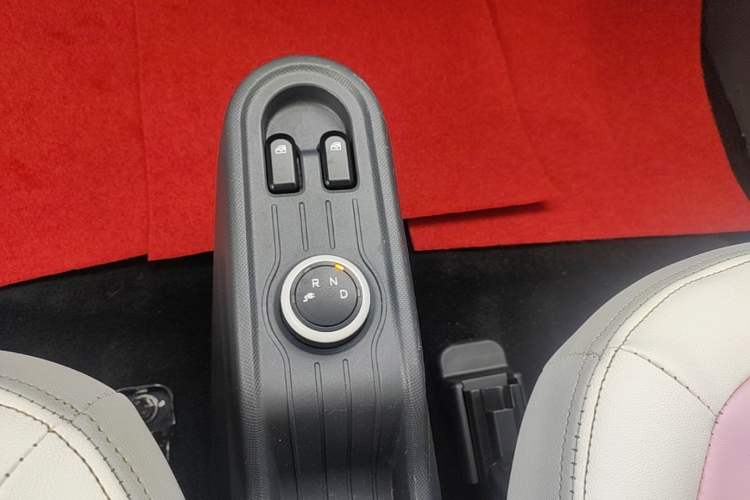 Used Wuling Hongguang MINIEV 2022 Macaron Premium Model – Lithium Iron Phosphate Gear Lever