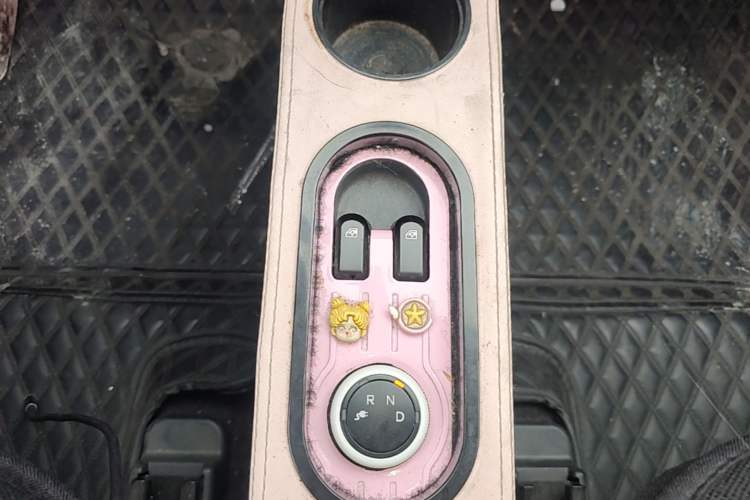 Used Wuling Hongguang MINIEV 2022 Macaron Premium Model – Lithium Iron Phosphate Gear Lever