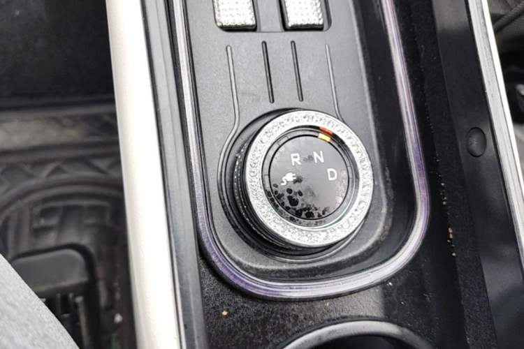 Used Wuling Hongguang MINIEV 2022 Macaron Premium Model – Lithium Iron Phosphate Gear Lever
