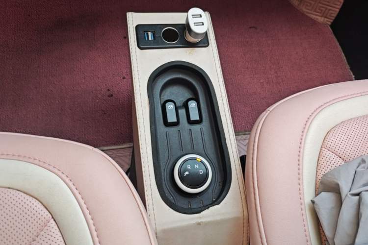 Used Wuling Hongguang MINIEV 2022 Macaron Premium Model – Lithium Iron Phosphate Gear Lever