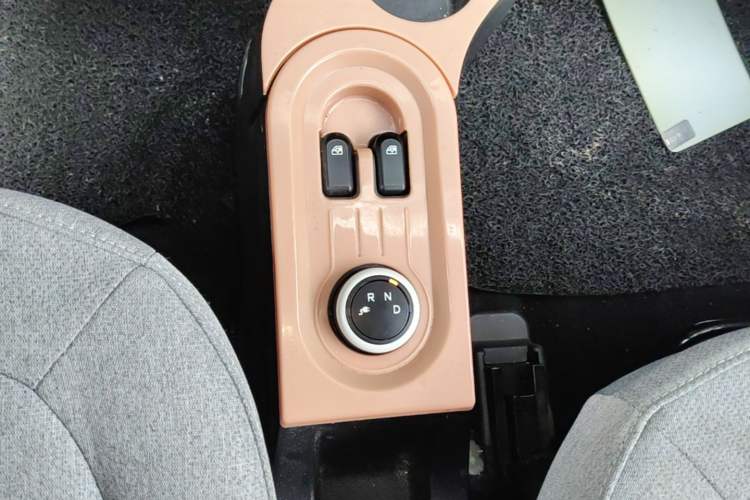 Used Wuling Hongguang MINIEV 2022 Macaron Premium Model – Lithium Iron Phosphate Gear Lever