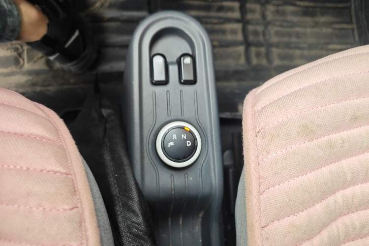 Used Wuling Hongguang MINIEV 2022 Easy Version Lithium-NMC Gear Lever