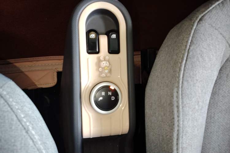 Used Wuling Hongguang MINIEV 2022 Macaron Premium Model – Lithium Ternary Battery Gear Lever