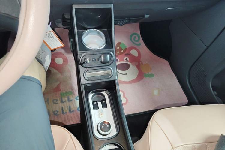 Used Wuling Hongguang MINIEV 2022 Macaron Premium Model – Lithium Iron Phosphate Gear Lever