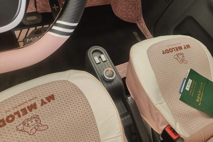 Used Wuling Hongguang MINIEV 2022 Macaron Premium Model – Lithium Ternary Battery Gear Lever