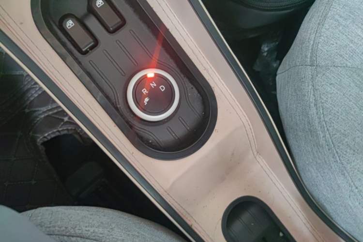 Used Wuling Hongguang MINIEV 2022 Macaron Premium Model – Lithium Iron Phosphate Gear Lever