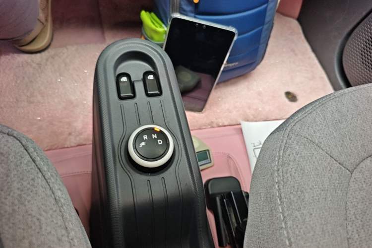 Used Wuling Hongguang MINIEV 2022 Macaron Premium Model – Lithium Iron Phosphate Gear Lever