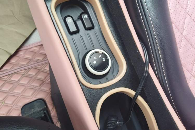 Used Wuling Hongguang MINIEV 2022 Macaron Premium Model – Lithium Iron Phosphate Gear Lever