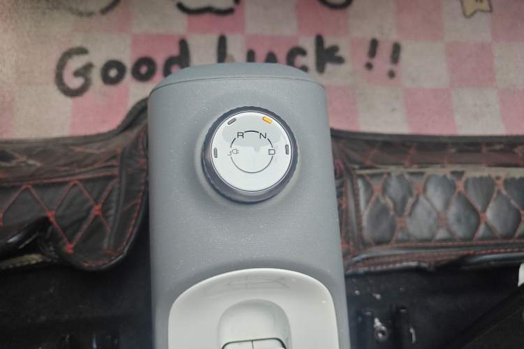 Used Wuling Hongguang MINIEV 2022 GAMEBOY 200km Gaming Edition with Lithium Iron Phosphate Gear Lever