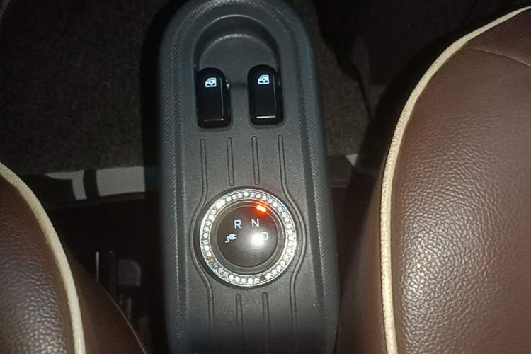 Used Wuling Hongguang MINIEV 2022 Macaron Premium Model – Lithium Iron Phosphate Gear Lever