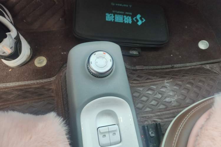 Used Wuling Hongguang MINIEV 2022 GAMEBOY 200km Gaming Edition with Lithium Iron Phosphate Gear Lever