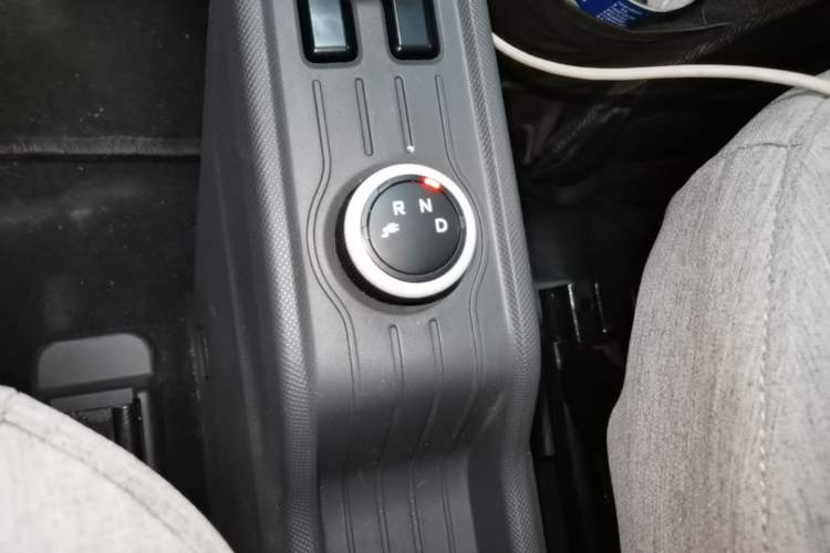Used Wuling Hongguang MINIEV 2022 Macaron Premium Model – Lithium Iron Phosphate Gear Lever