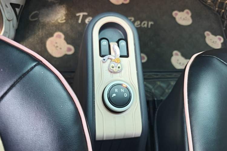 Used Wuling Hongguang MINIEV 2022 Macaron Premium Model – Lithium Iron Phosphate Gear Lever