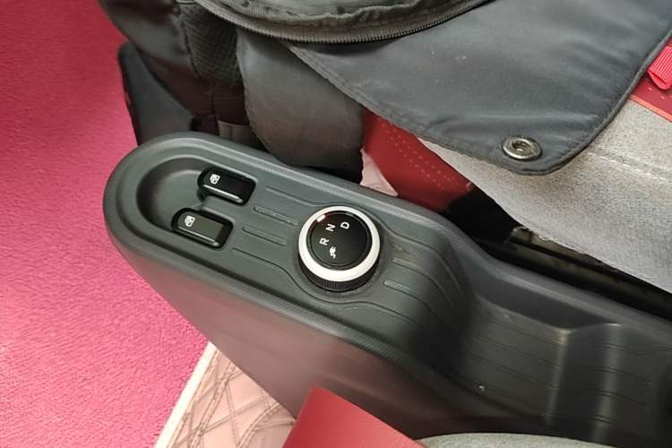 Used Wuling Hongguang MINIEV 2022 Macaron Premium Model – Lithium Iron Phosphate Gear Lever