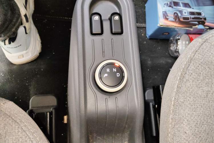 Used Wuling Hongguang MINIEV 2022 Macaron Fashion Model Lithium Iron Phosphate Gear Lever