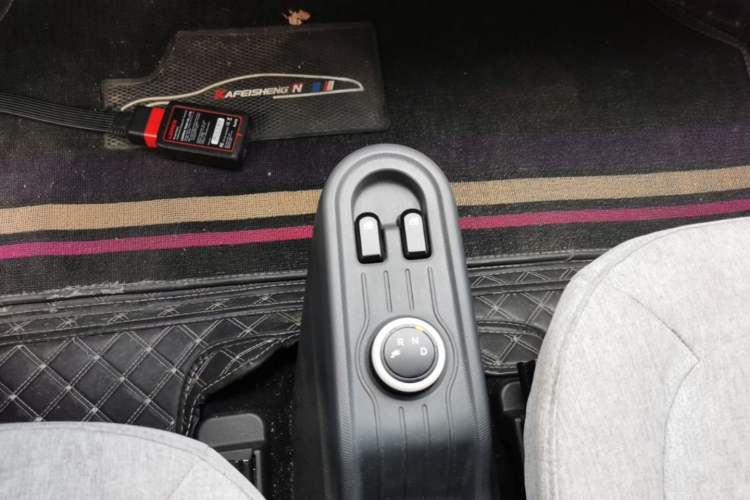 Used Wuling Hongguang MINIEV 2022 Macaron Premium Model – Lithium Iron Phosphate Gear Lever
