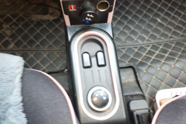 Used Wuling Hongguang MINIEV 2022 Macaron Premium Model – Lithium Iron Phosphate Gear Lever
