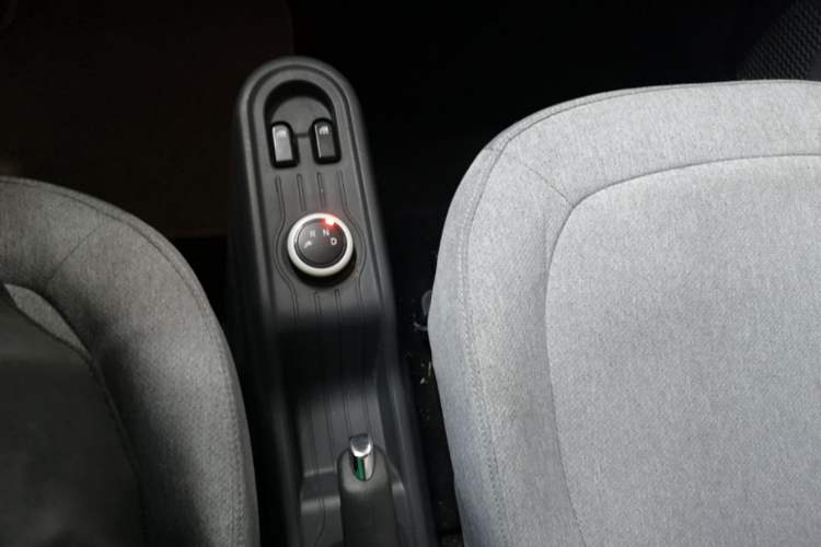 Used Wuling Hongguang MINIEV 2022 Macaron Premium Model – Lithium Iron Phosphate Gear Lever