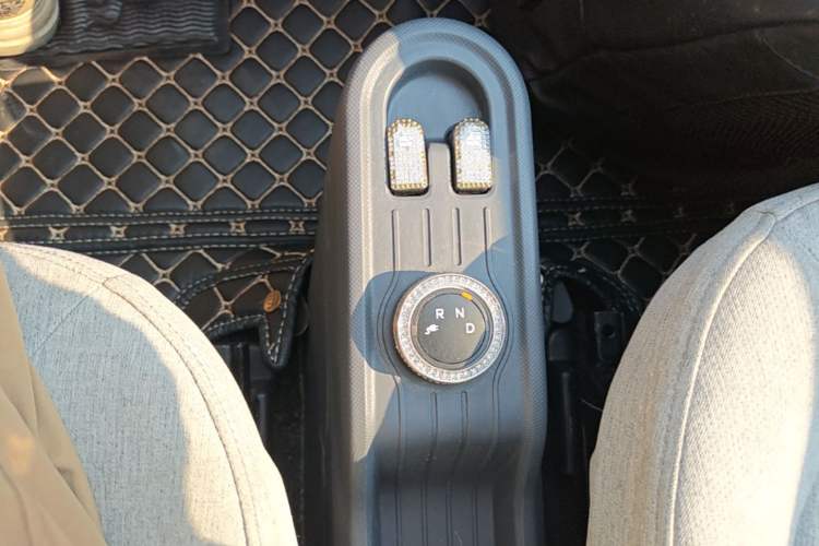 Used Wuling Hongguang MINIEV 2022 Macaron Premium Model – Lithium Iron Phosphate Gear Lever