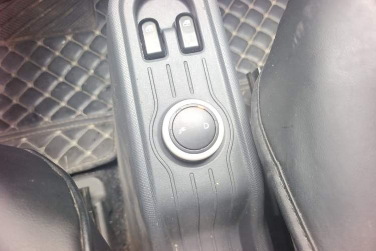 Used Wuling Hongguang MINIEV 2022 Macaron Premium Model – Lithium Iron Phosphate Gear Lever