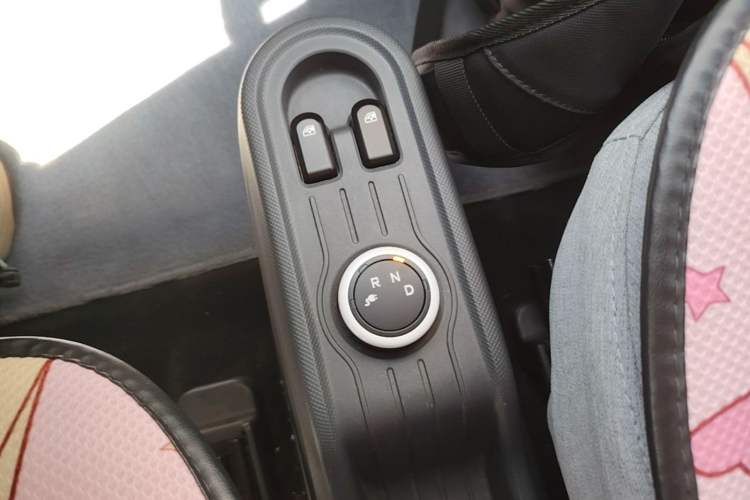Used Wuling Hongguang MINIEV 2022 Macaron Premium Model – Lithium Iron Phosphate Gear Lever